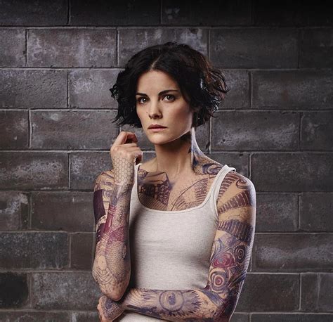 Jaimie Alexander on being naked, tattooed and alone in Times。